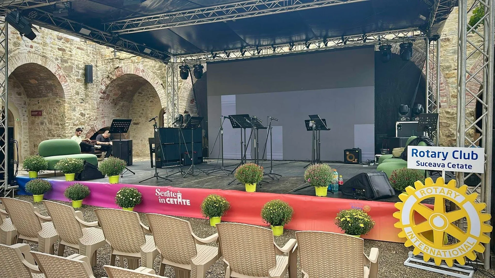 Serate în Cetate